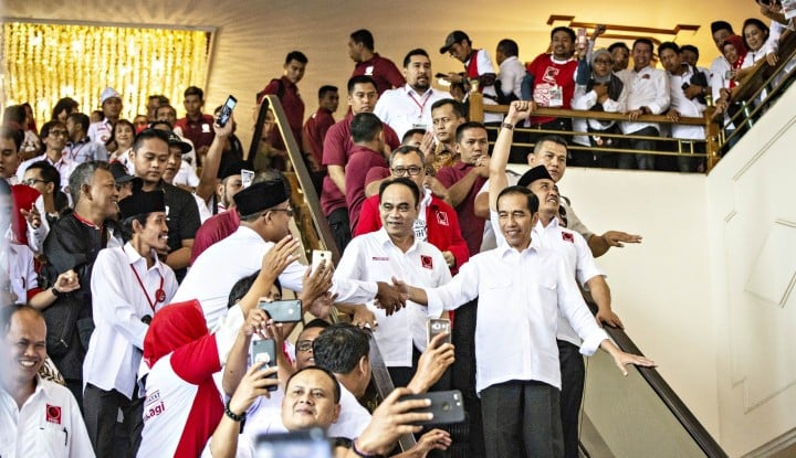 Blak-blakan Akademisi Ini Sindir Pendukung Jokowi: Masa Presidennya Diganti, Programnya Harus Dilanjutkan? Emang Hebatnya Apa?