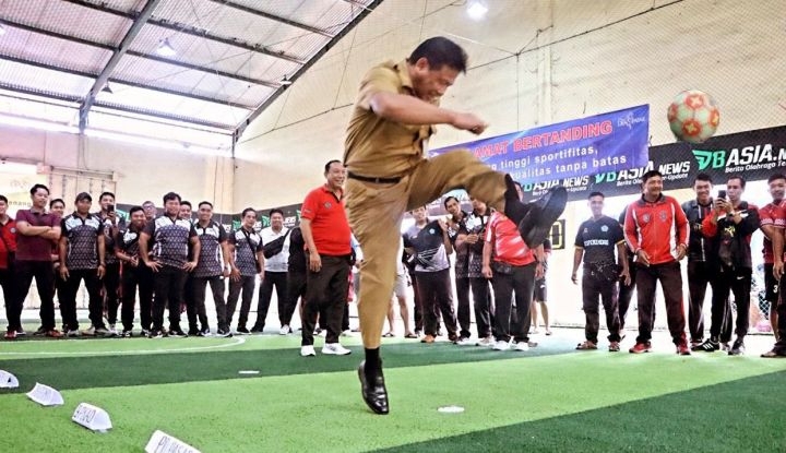 Sekda Alit Wiradana Buka Turnamen Futsal Antar-OPD, Meriahkan HUT ke-235 Kota Denpasar