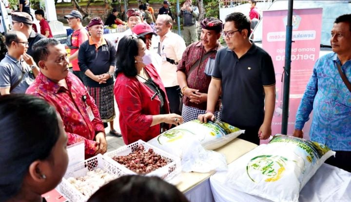 Pemkot Denpasar Gelar Pasar Murah di Pedungan Rangkaian HUT  ke-235 Kota Denpasar