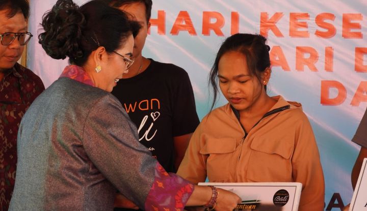 Pemprov Bali Kucurkan Bantuan untuk Masyarakat Miskin Ekstrem, Beri Bibit Sapi-Modal Usaha